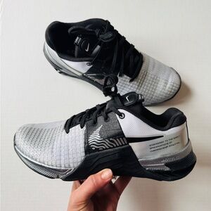 Nike Metcon 8 FlyEase Premium Training Shoes White/Black/Silver Iridescent 8.5